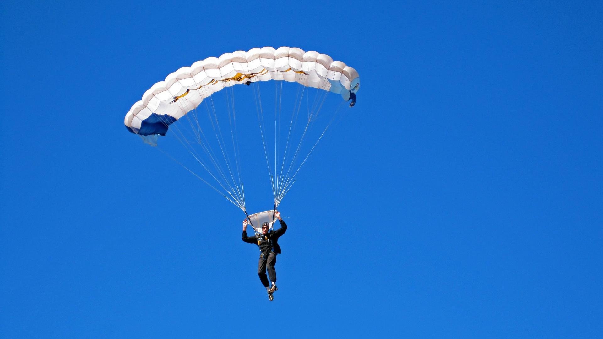乐鱼体育手机版-伊朗骑手阿里·巴赫蒂亚里在巴黎奥运会上首次亮相，尽管未能晋级，但表现积极。