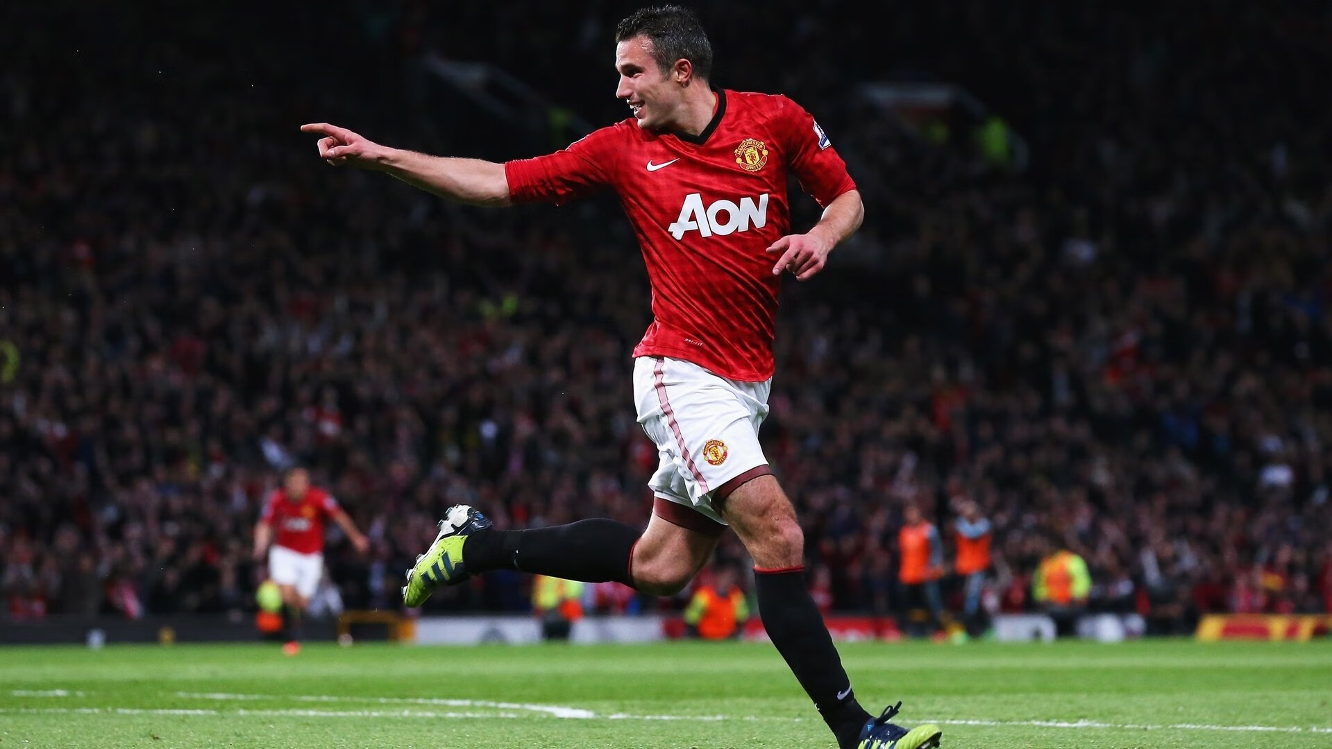 乐鱼电竞-利物浦用“高压+快速反击”战术逆转赫尔城，取得关键胜利，利物浦攻击线